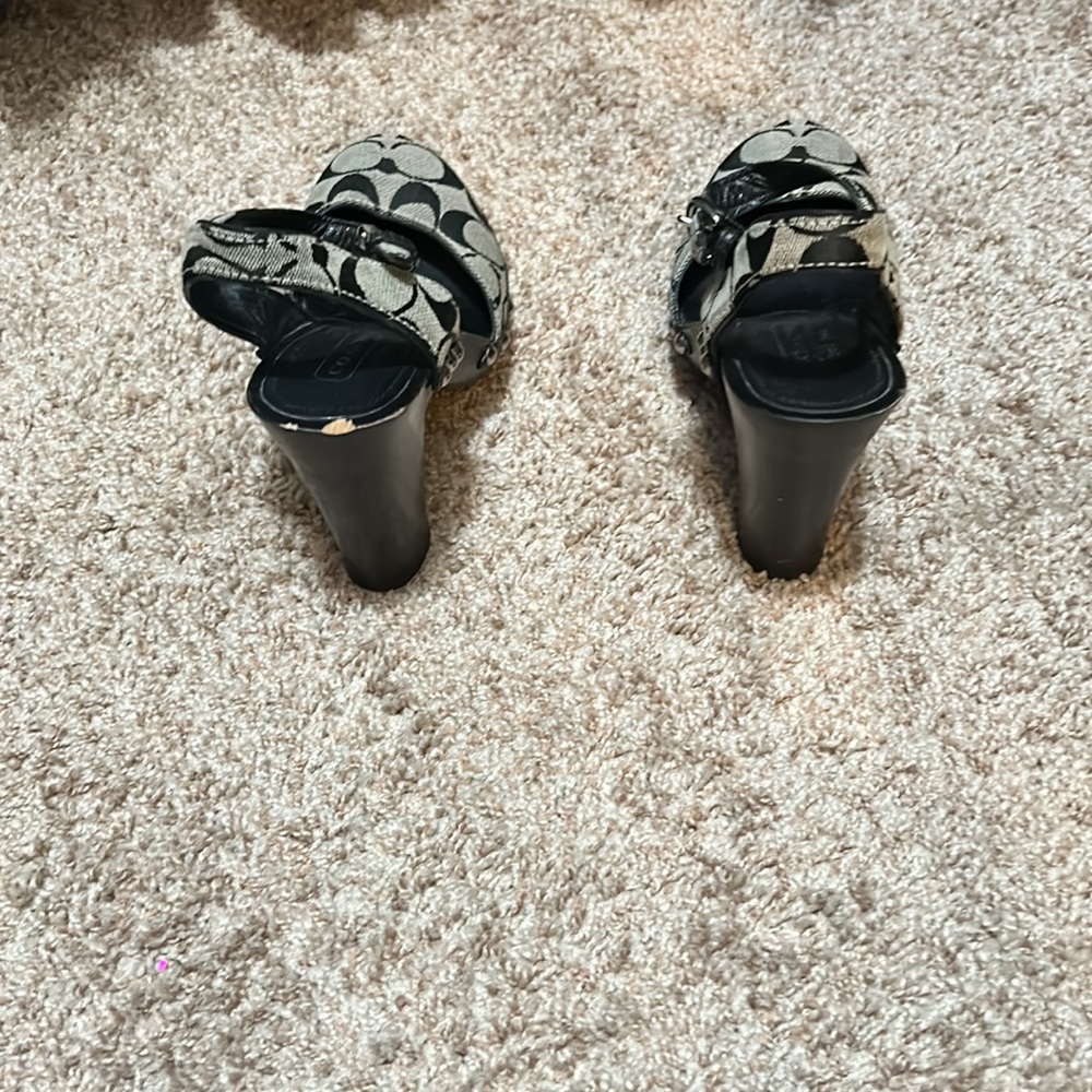 Coach heels small platform size 8 - Picture 4 of 8